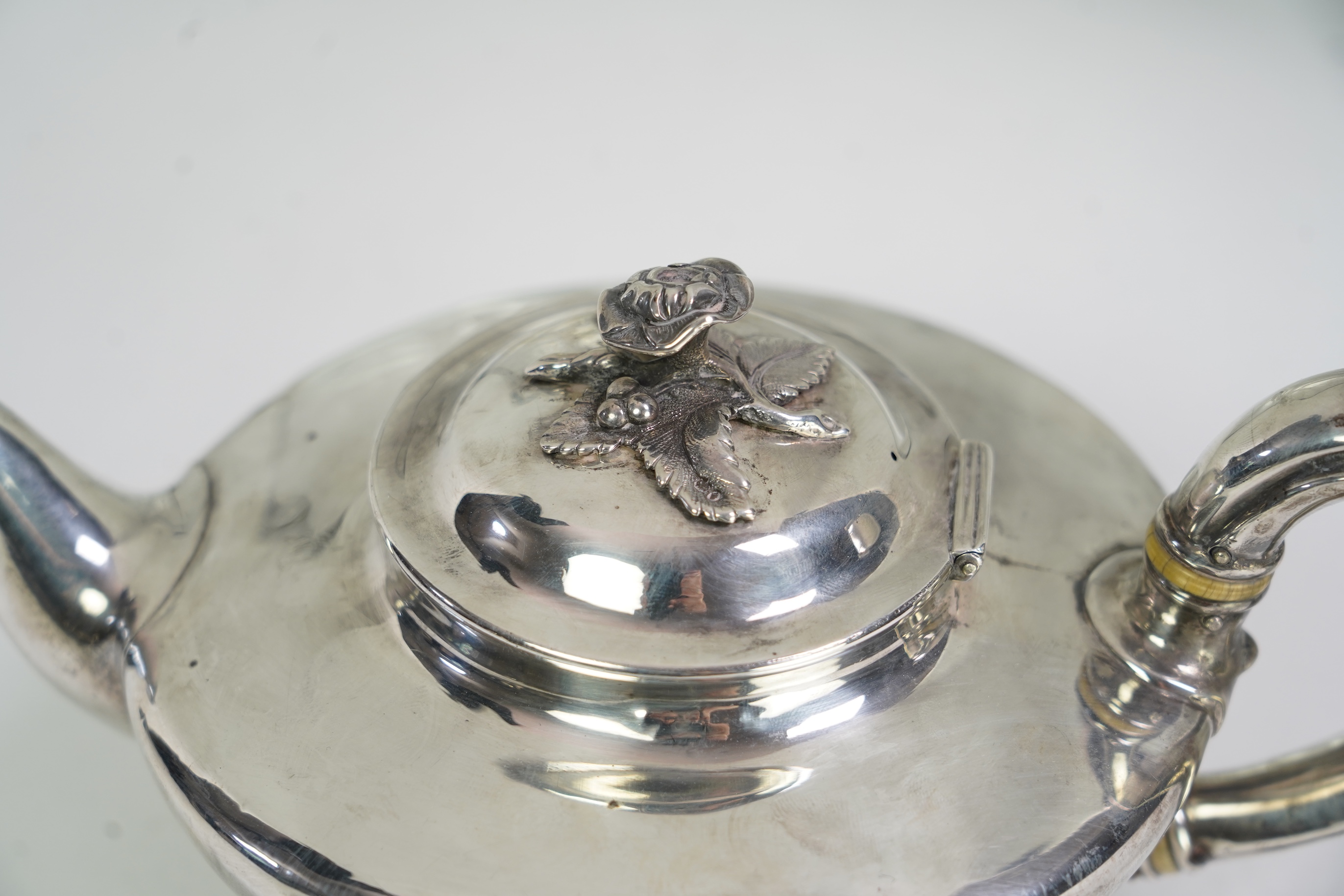 A William IV silver melon shaped teapot, by Pearce & Burrows